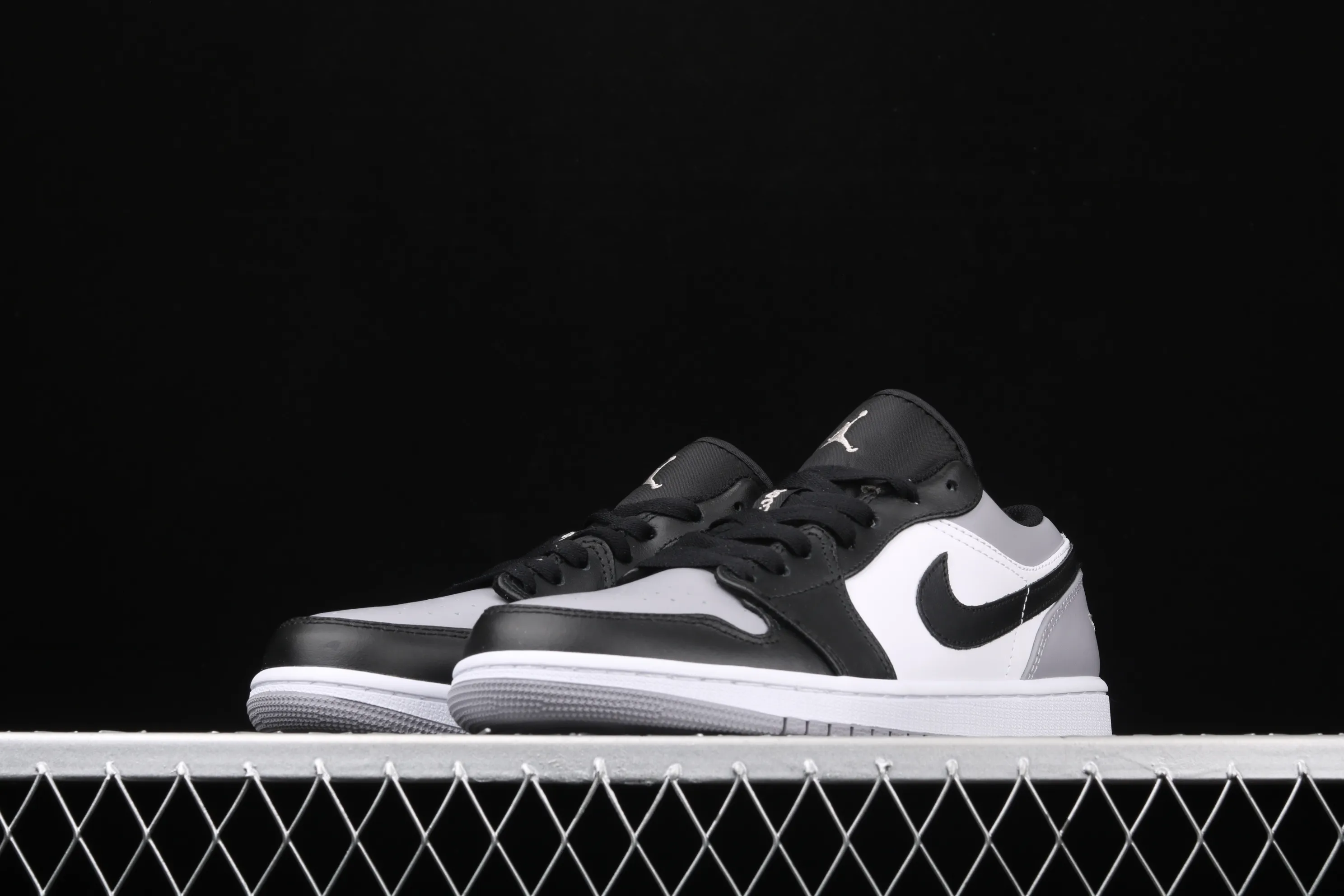 All categories Air Jordan Jordan series basketball shoes Air Jordan 1 Low New version Air Jordan 1 Low AJ1 Joe 1 low top leather cultural and leisure sports sneakers 553558-110